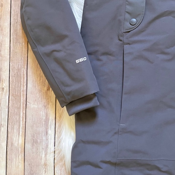 The North Face Women’s New Outerboroughs Parka - Picture 3 of 10
